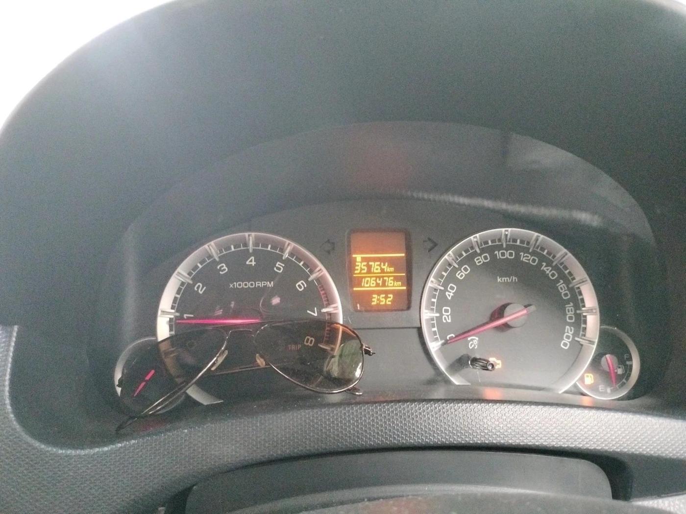 2014 Maruti Swift VXI, CNG, Manual, 1,06,476 km, interior
