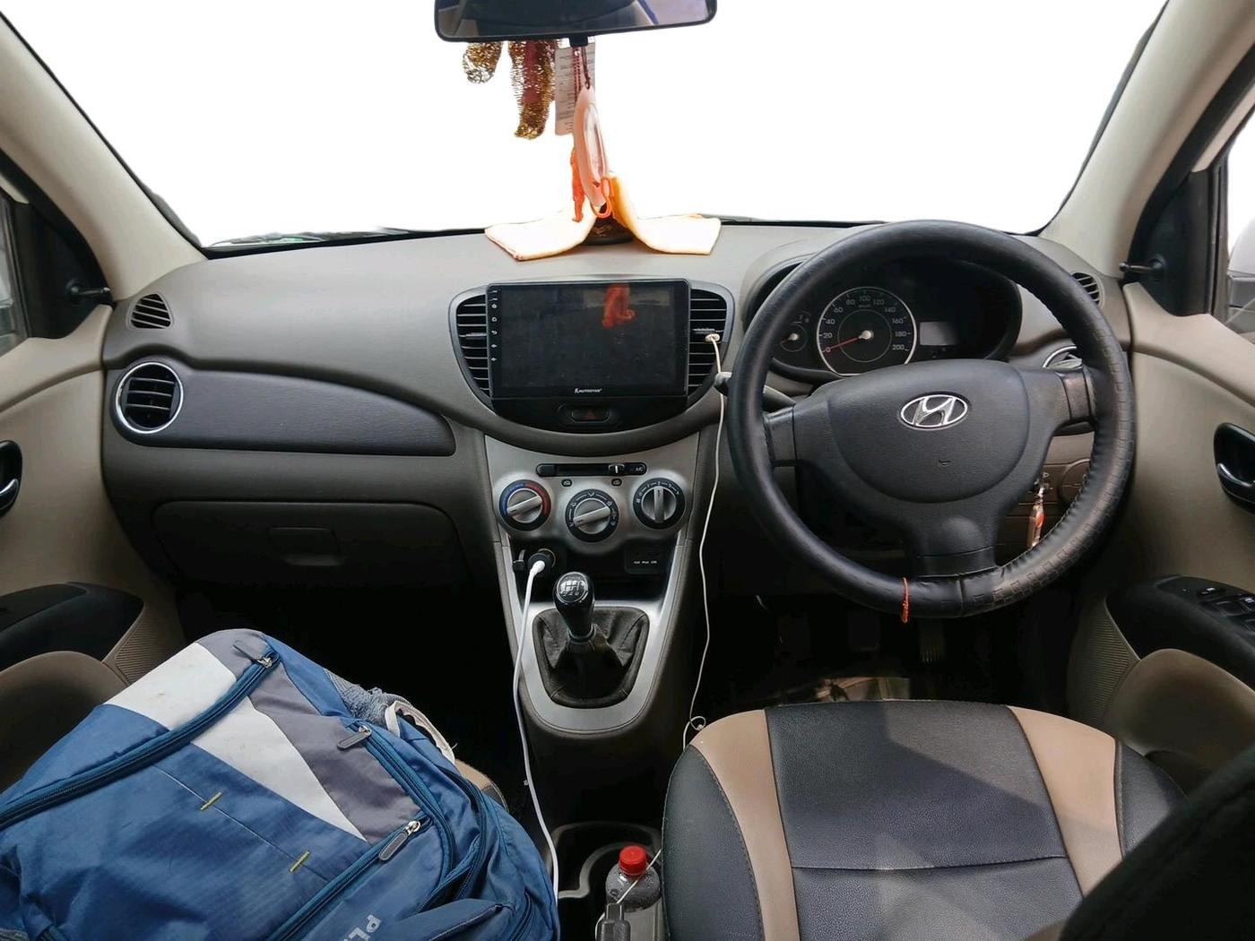 2015 Hyundai i10 SPORTZ 1.1, Petrol, Manual, 1,20,668 km, interior