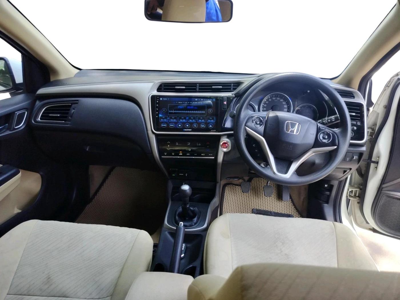 2017 Honda City 1.5L I-VTEC V MT, Petrol, Manual, 31,869 km, interior
