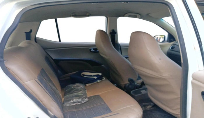 2012 Hyundai i10 MAGNA 1.1, Petrol, Manual, 1,76,254 km, interior