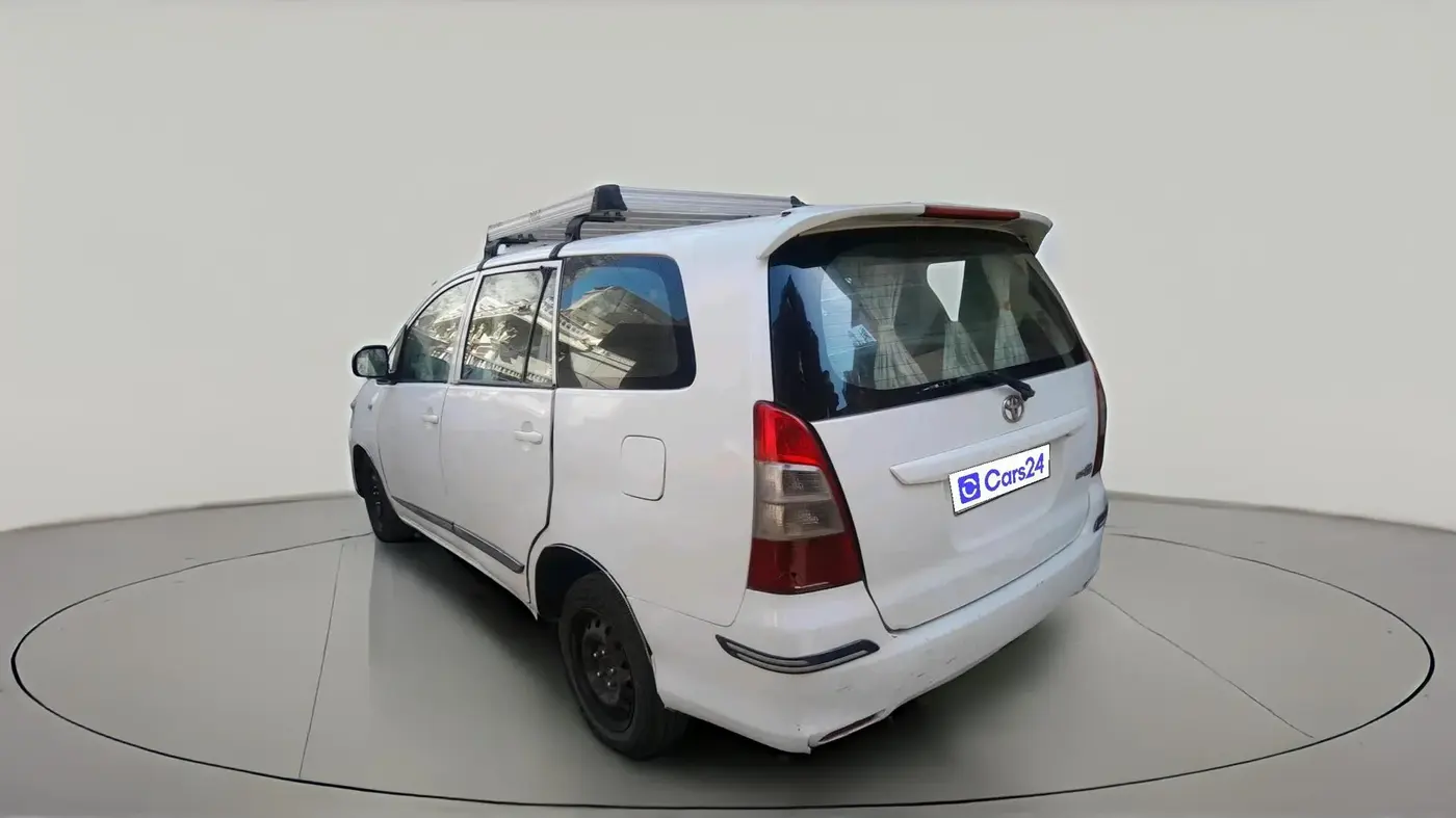 2012 Toyota Innova 2.5 G 8 STR, Diesel, Manual, 1,87,122 km, exterior