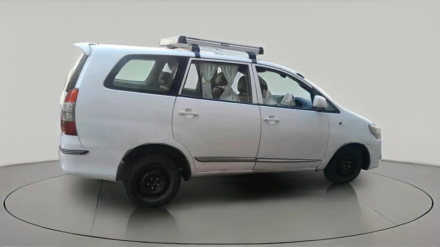 2012 Toyota Innova 2.5 G 8 STR, Diesel, Manual, 1,87,122 km, exterior