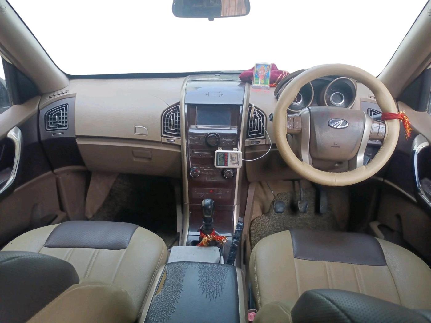 2013 Mahindra XUV500 W8, Diesel, Manual, 86,116 km, interior
