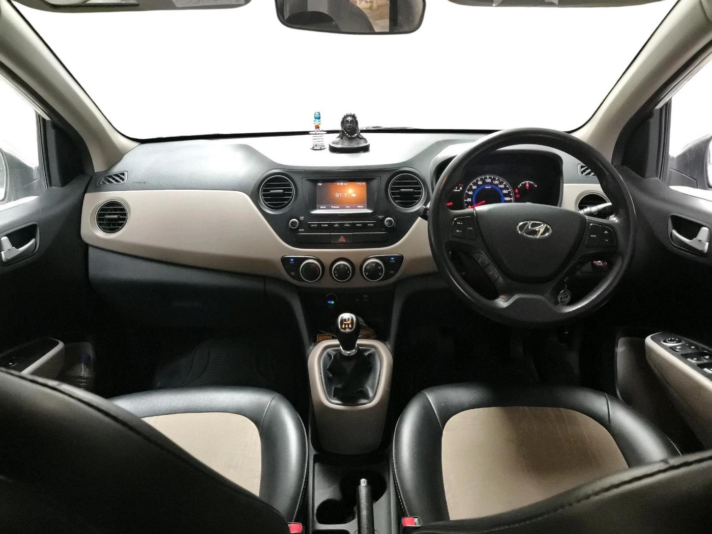 2017 Hyundai Grand i10 SPORTZ 1.2 KAPPA VTVT, CNG, Manual, 85,664 km, interior