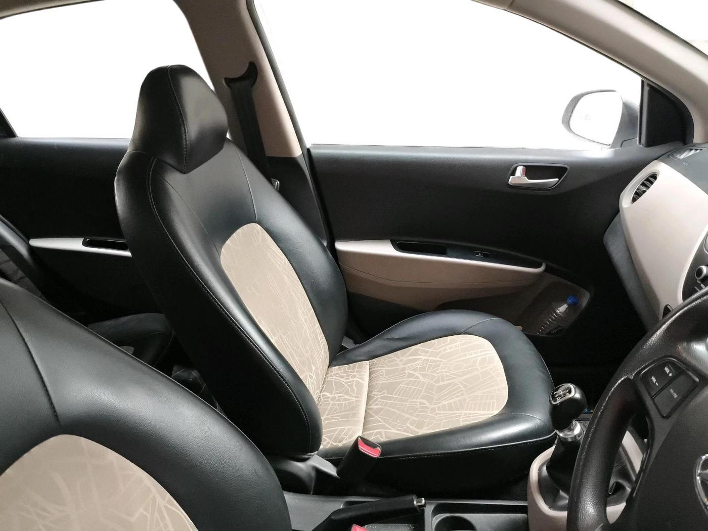 2017 Hyundai Grand i10 SPORTZ 1.2 KAPPA VTVT, CNG, Manual, 85,664 km, interior