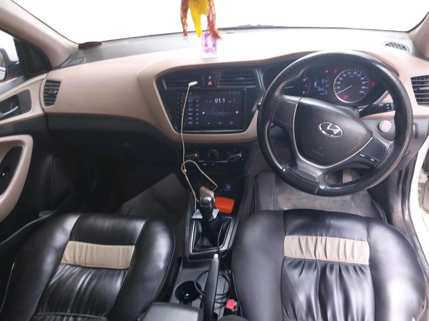 2018 Hyundai Elite i20 MAGNA EXECUTIVE 1.2, CNG, Manual, 1,26,312 km, interior