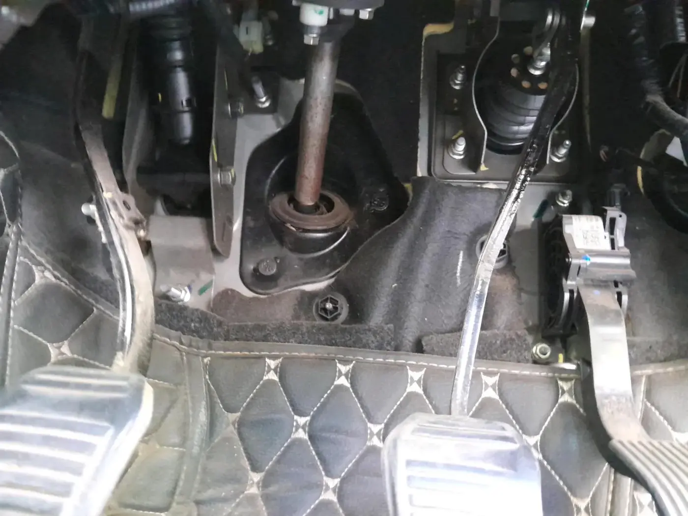 2024 Mahindra BOLERO NEO N10 R, Diesel, Manual, 29,313 km, interior