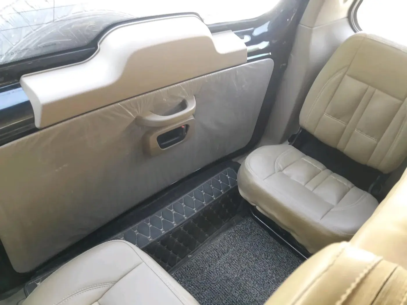 2024 Mahindra BOLERO NEO N10 R, Diesel, Manual, 29,313 km, interior
