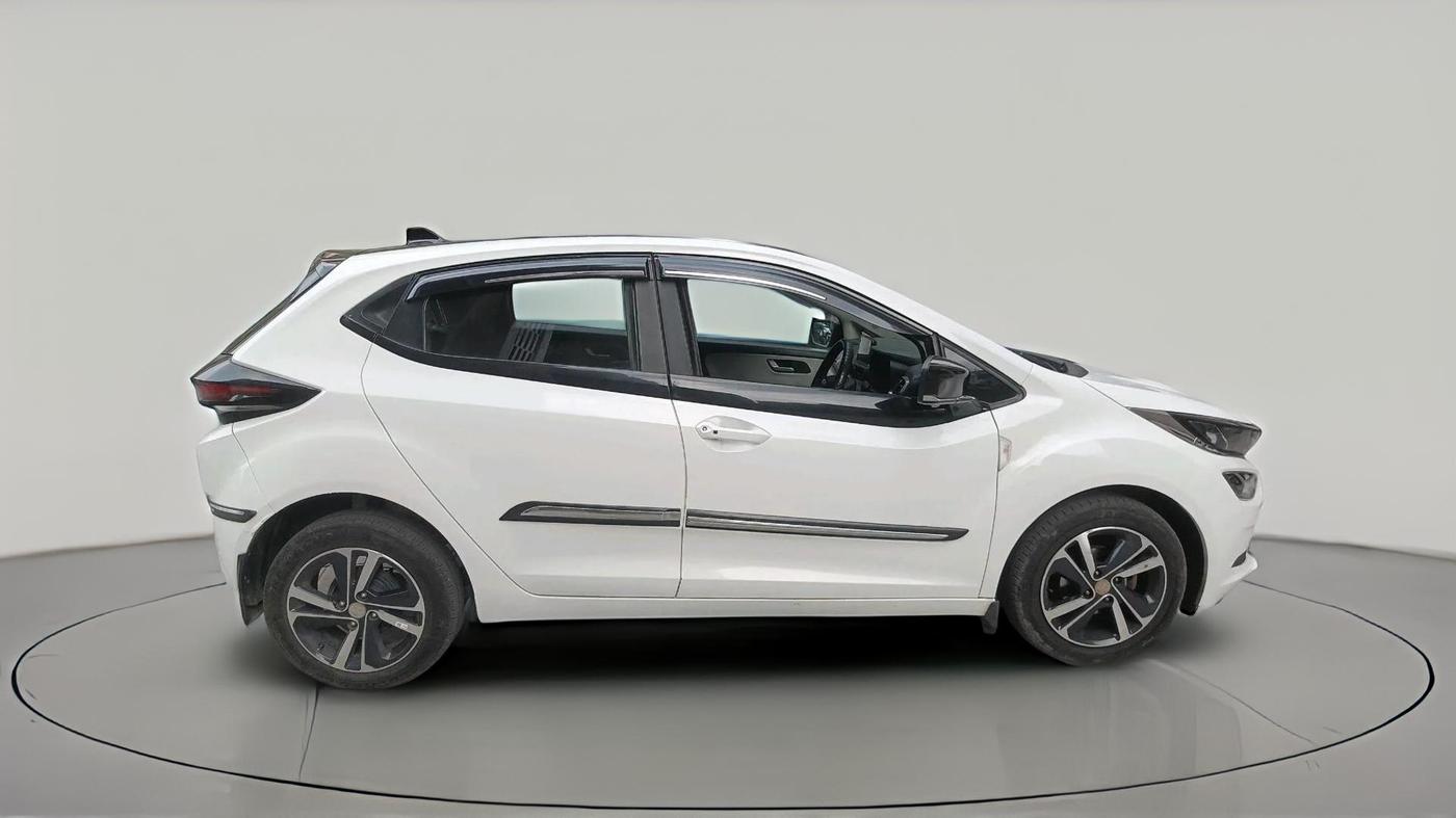 2024 Tata ALTROZ  XZ PLUS (S) , Diesel, Manual, 31,296 km, exterior