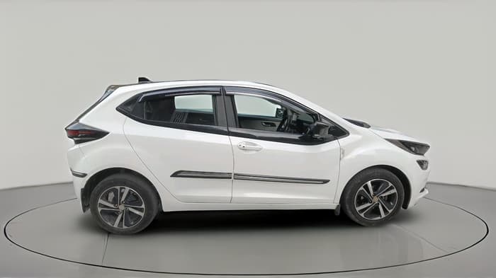2024 Tata ALTROZ  XZ PLUS (S) , Diesel, Manual, 31,296 km, exterior