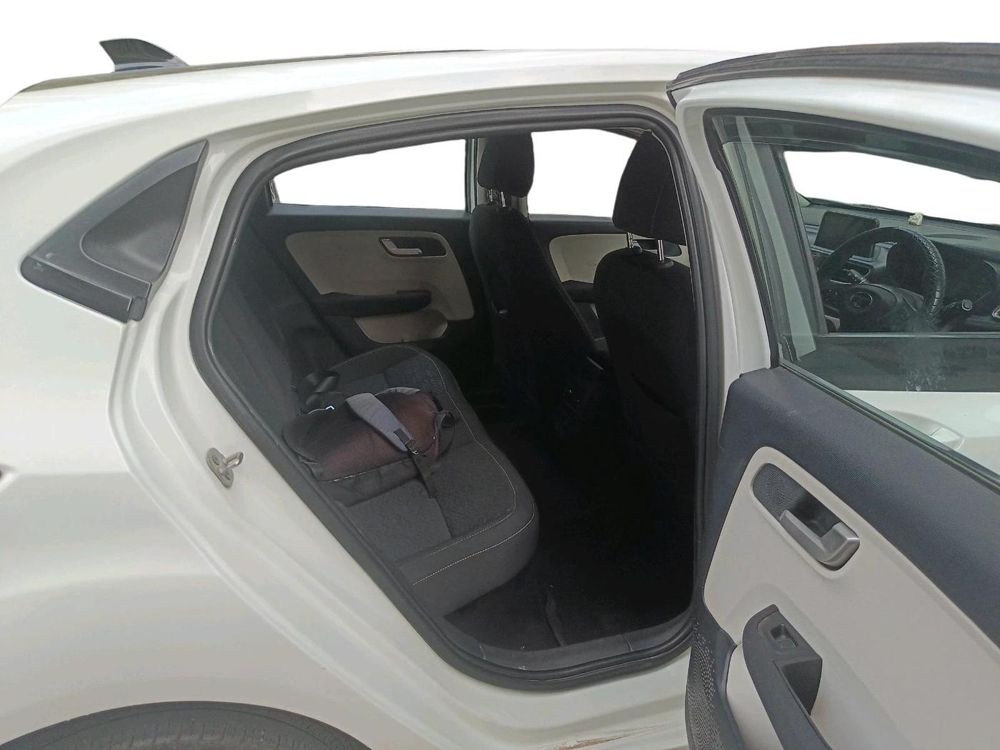 2024 Tata ALTROZ  XZ PLUS (S) , Diesel, Manual, 31,296 km, interior