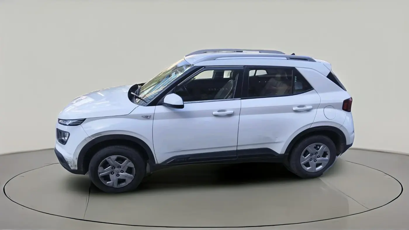 2020 Hyundai VENUE S 1.2, Petrol, Manual, 61,853 km, exterior