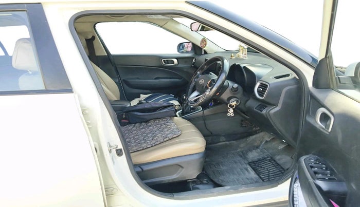 2020 Hyundai VENUE S 1.2, Petrol, Manual, 61,853 km, interior