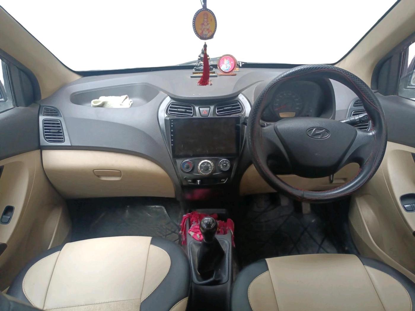 2018 Hyundai Eon ERA +, CNG, Manual, 1,09,787 km, interior