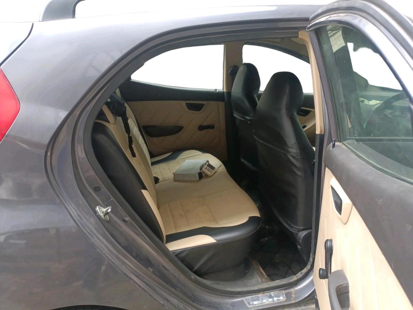 2018 Hyundai Eon ERA +, CNG, Manual, 1,09,787 km, interior