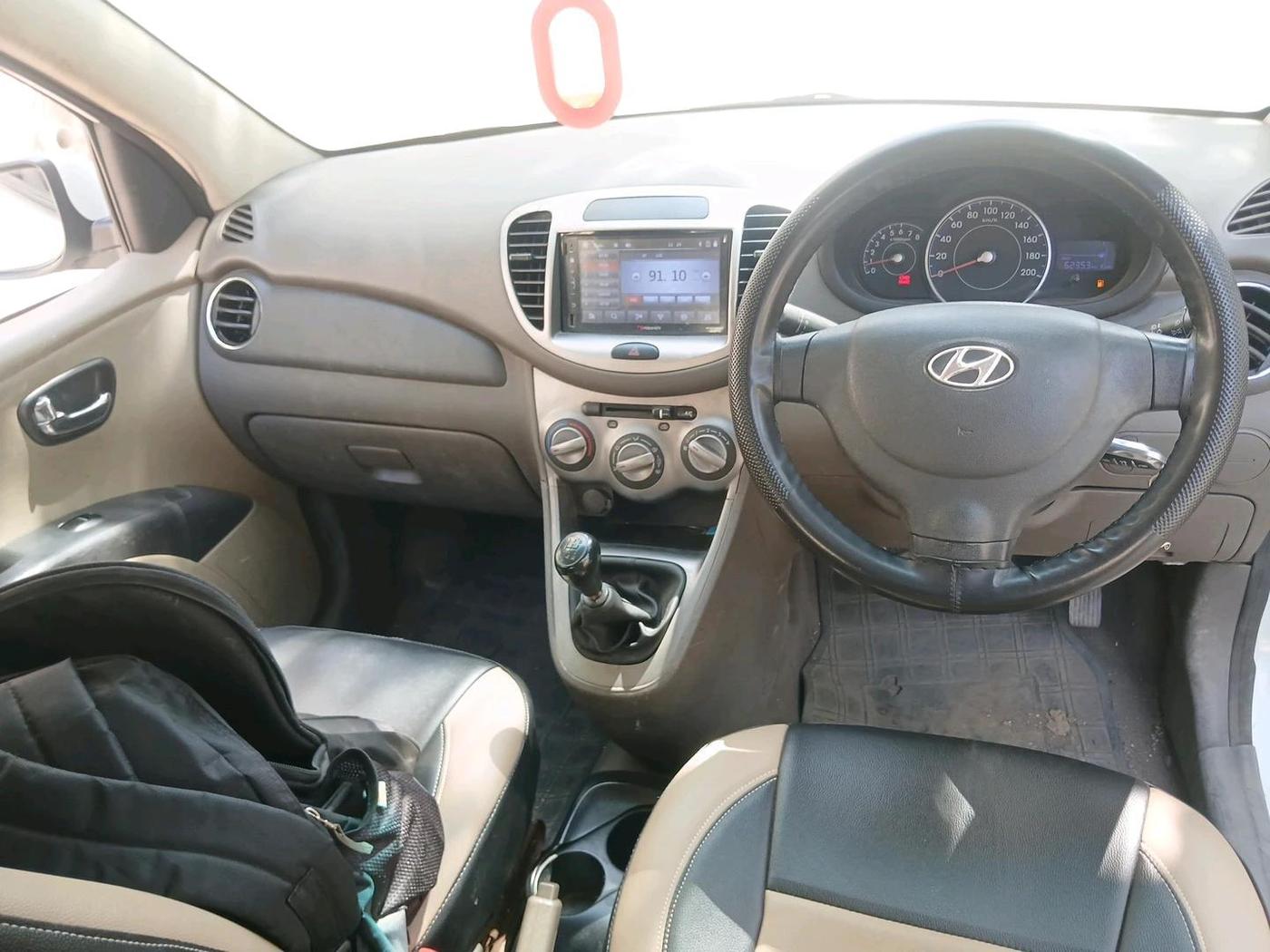 2013 Hyundai i10 MAGNA 1.2, Petrol, Manual, 62,353 km, interior