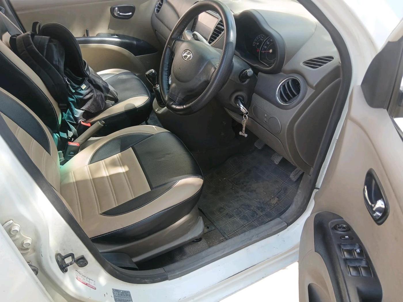 2013 Hyundai i10 MAGNA 1.2, Petrol, Manual, 62,353 km, interior