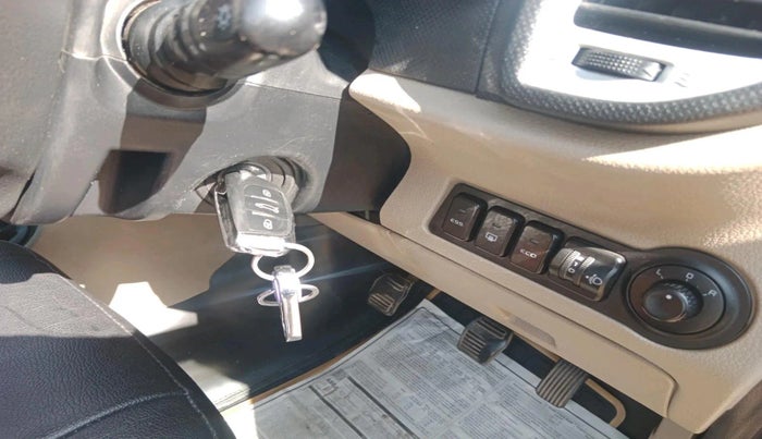 2016 Mahindra TUV300 T8, Diesel, Manual, 1,11,005 km, interior