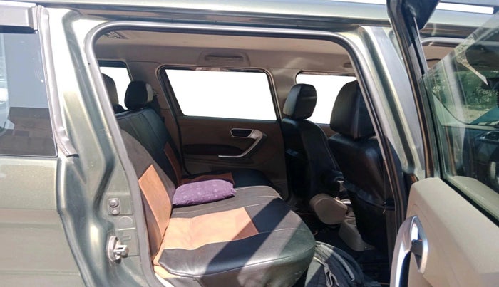 2016 Mahindra TUV300 T8, Diesel, Manual, 1,11,005 km, interior