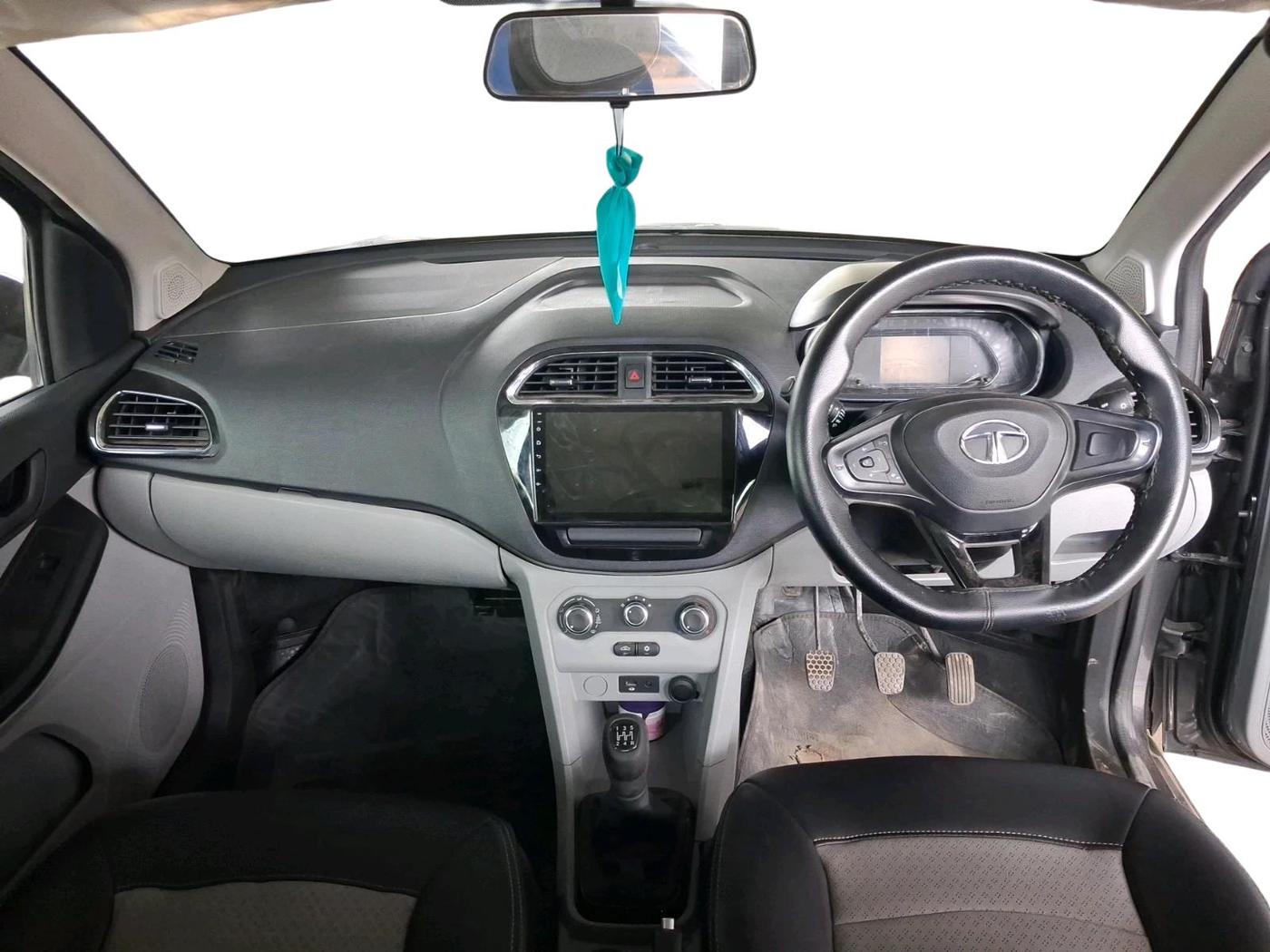 2022 Tata Tiago XT (O) PETROL, Petrol, Manual, 24,798 km, interior