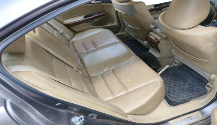 2011 Honda Accord 2.4L I-VTEC AT, CNG, Automatic, 1,41,512 km, interior