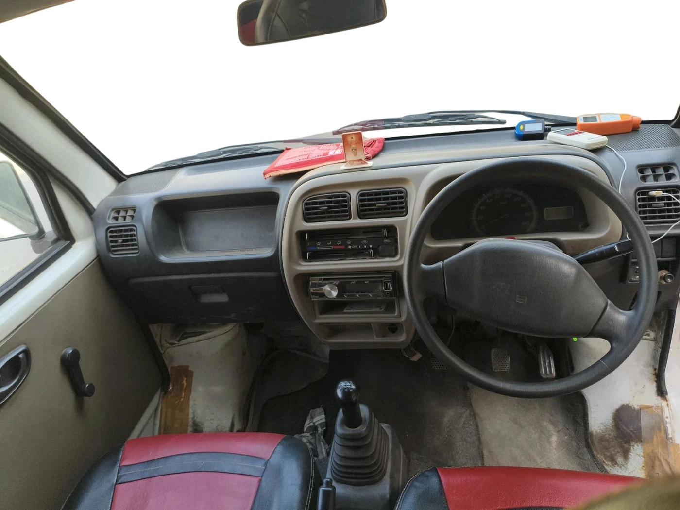 2015 Maruti Eeco 5 STR, CNG, Manual, 1,09,808 km, interior