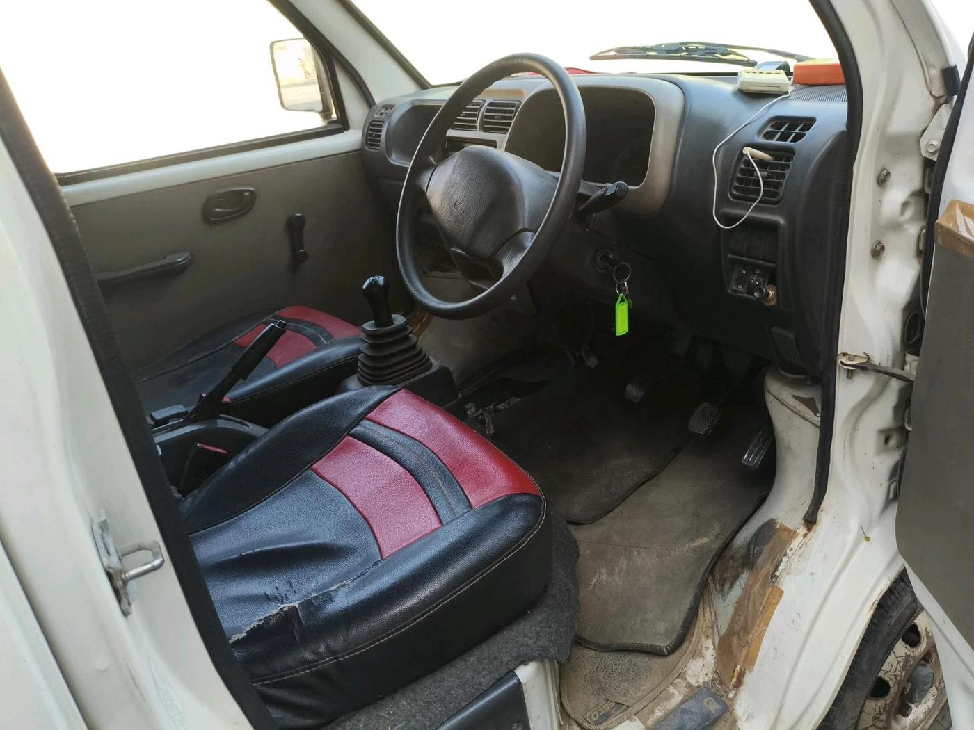2015 Maruti Eeco 5 STR, CNG, Manual, 1,09,808 km, interior
