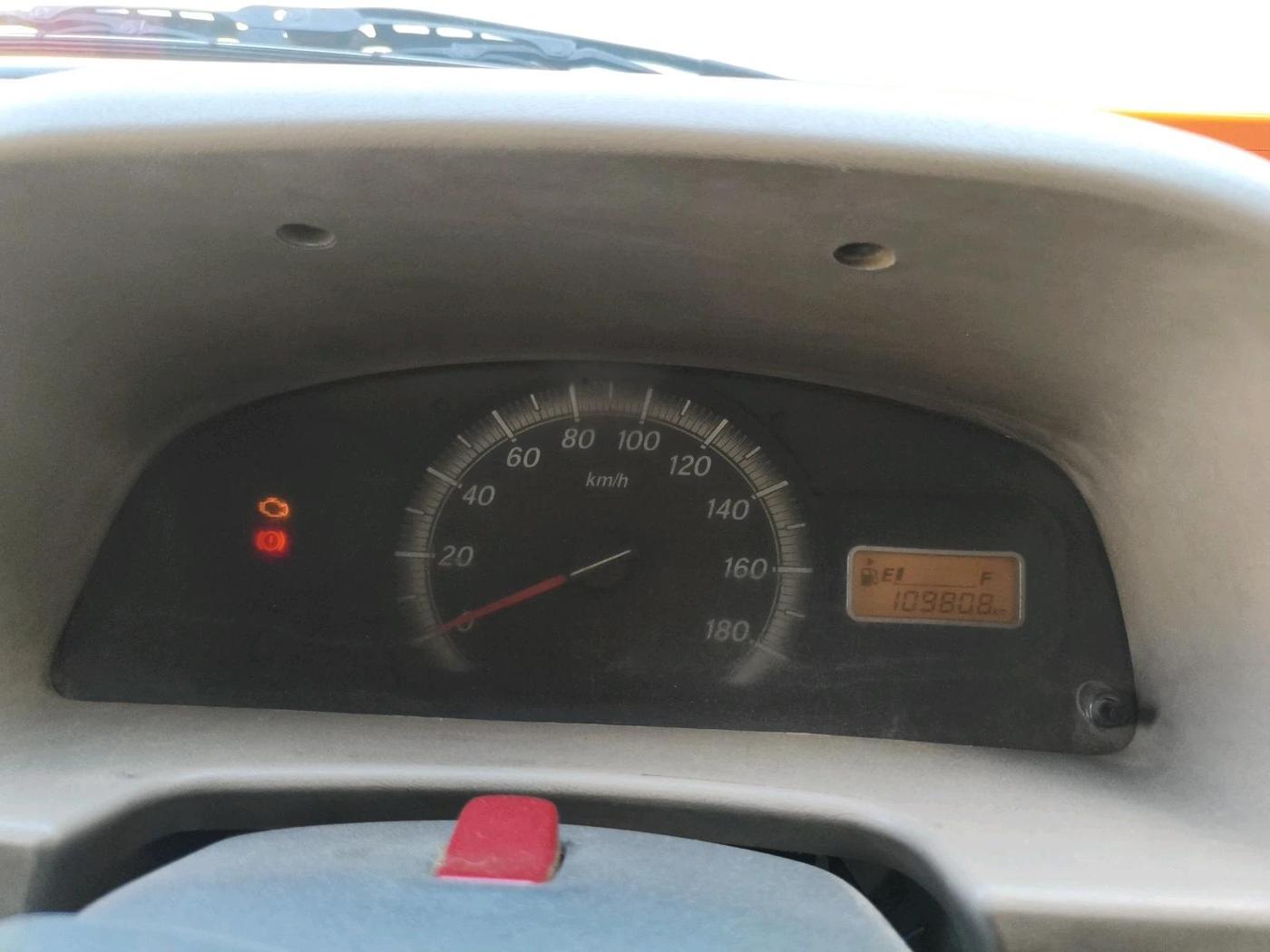 2015 Maruti Eeco 5 STR, CNG, Manual, 1,09,808 km, interior