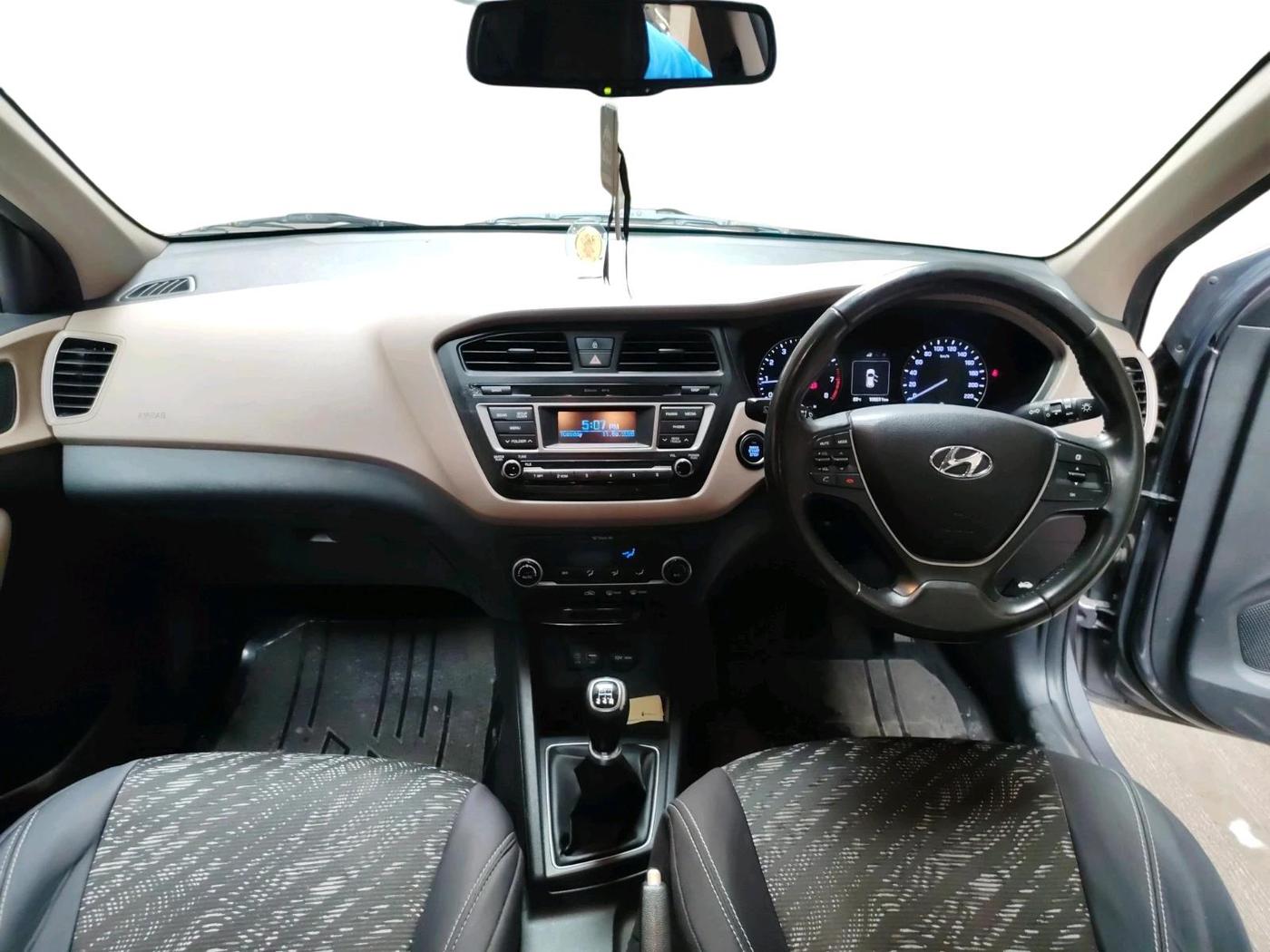 2016 Hyundai Elite i20 ASTA 1.2, Petrol, Manual, 1,09,231 km, interior