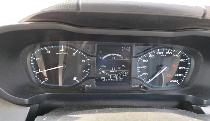 2024 Tata ALTROZ XZ PETROL, Petrol, Manual, 31,761 km, interior