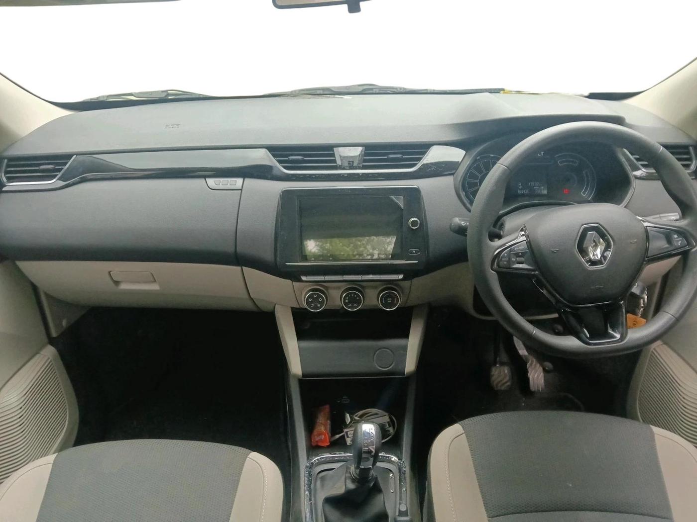 2021 Renault TRIBER RXT AMT, Petrol, Automatic, 17,932 km, interior