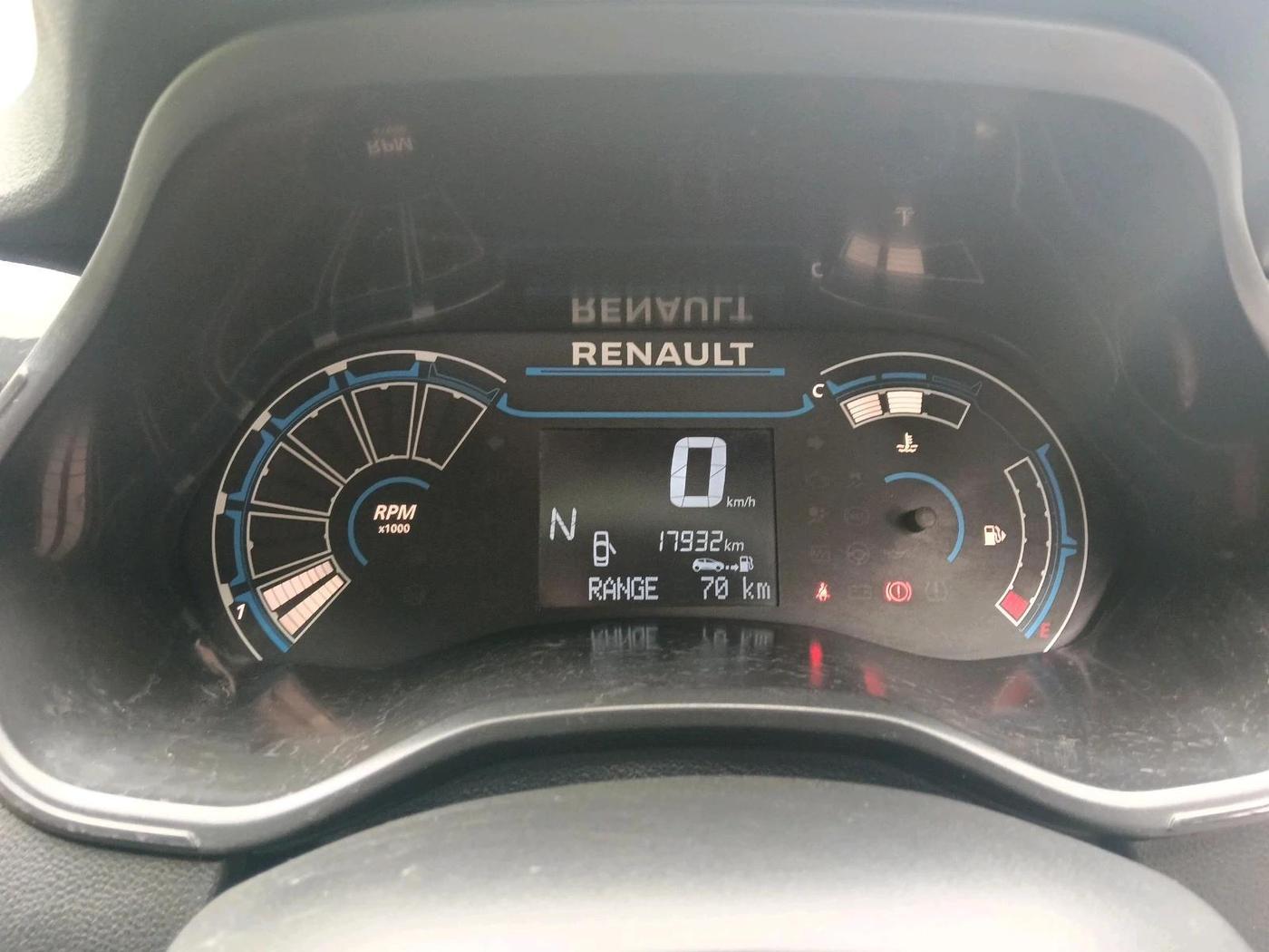 2021 Renault TRIBER RXT AMT, Petrol, Automatic, 17,932 km, interior