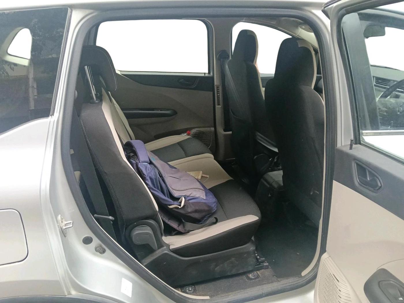 2021 Renault TRIBER RXT AMT, Petrol, Automatic, 17,932 km, interior