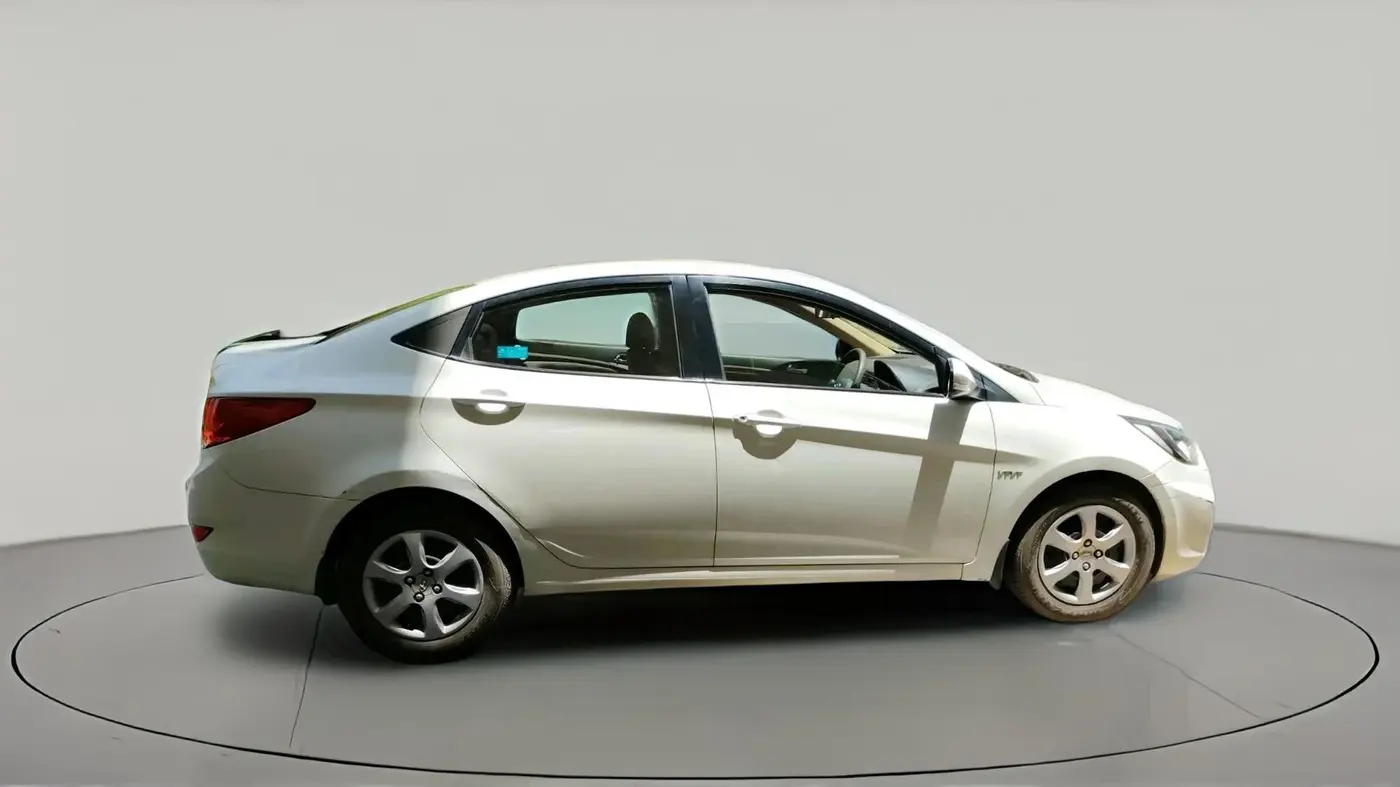 2011 Hyundai Verna FLUIDIC 1.6 VTVT EX, Petrol, Manual, 32,565 km, exterior
