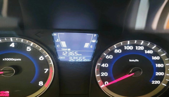 2011 Hyundai Verna FLUIDIC 1.6 VTVT EX, Petrol, Manual, 32,565 km, interior