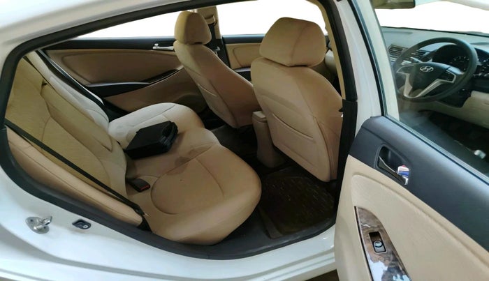 2011 Hyundai Verna FLUIDIC 1.6 VTVT EX, Petrol, Manual, 32,565 km, interior