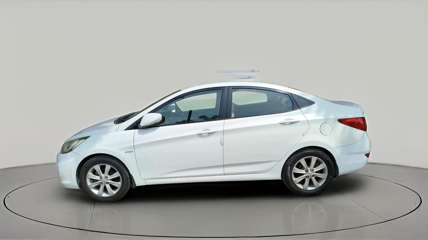 2011 Hyundai Verna FLUIDIC 1.6 VTVT SX, Petrol, Manual, 64,166 km, exterior