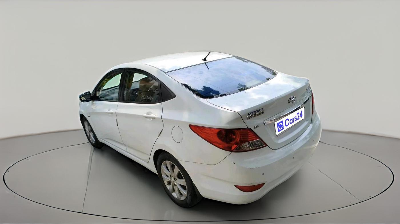 2011 Hyundai Verna FLUIDIC 1.6 VTVT SX, Petrol, Manual, 64,166 km, exterior