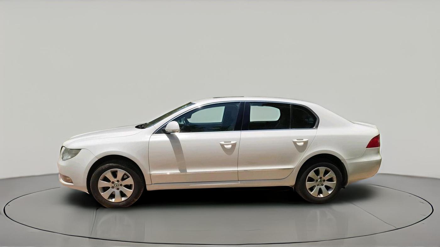 2013 Skoda Superb ELEGANCE 2.0 TDI CR AT, Diesel, Automatic, 89,500 km, exterior