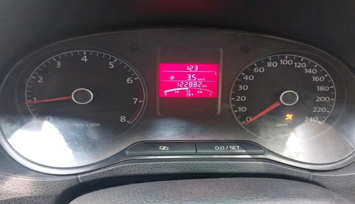 2013 Volkswagen Polo HIGHLINE1.2L, Petrol, Manual, 1,22,882 km, interior