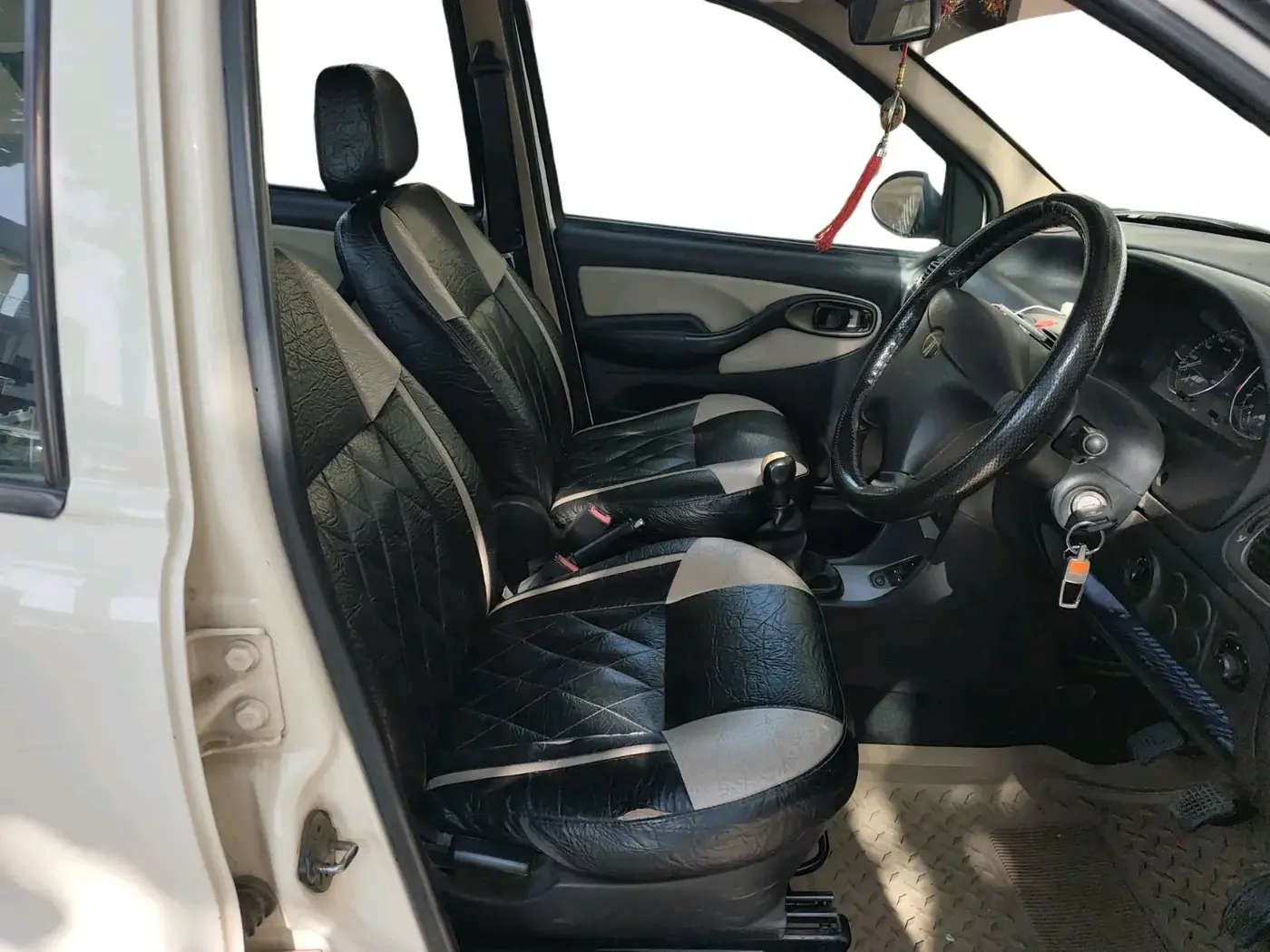 2014 Tata Indigo ECS LX CR4, Diesel, Manual, 1,33,675 km, interior