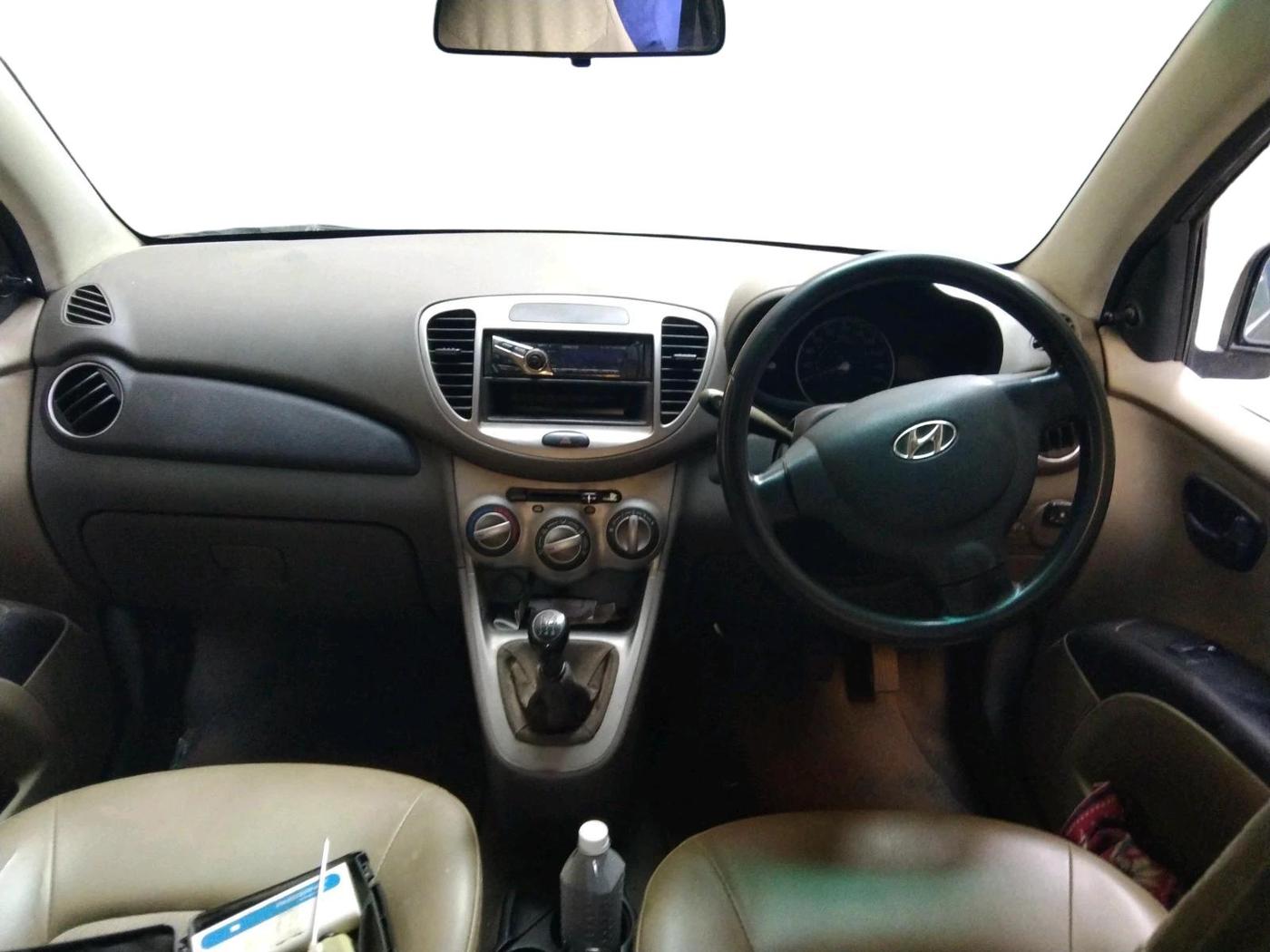 2013 Hyundai i10 ERA 1.1, CNG, Manual, 1,50,442 km, interior