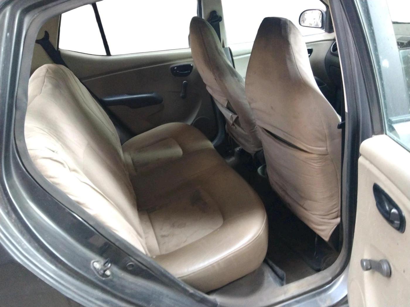 2013 Hyundai i10 ERA 1.1, CNG, Manual, 1,50,442 km, interior