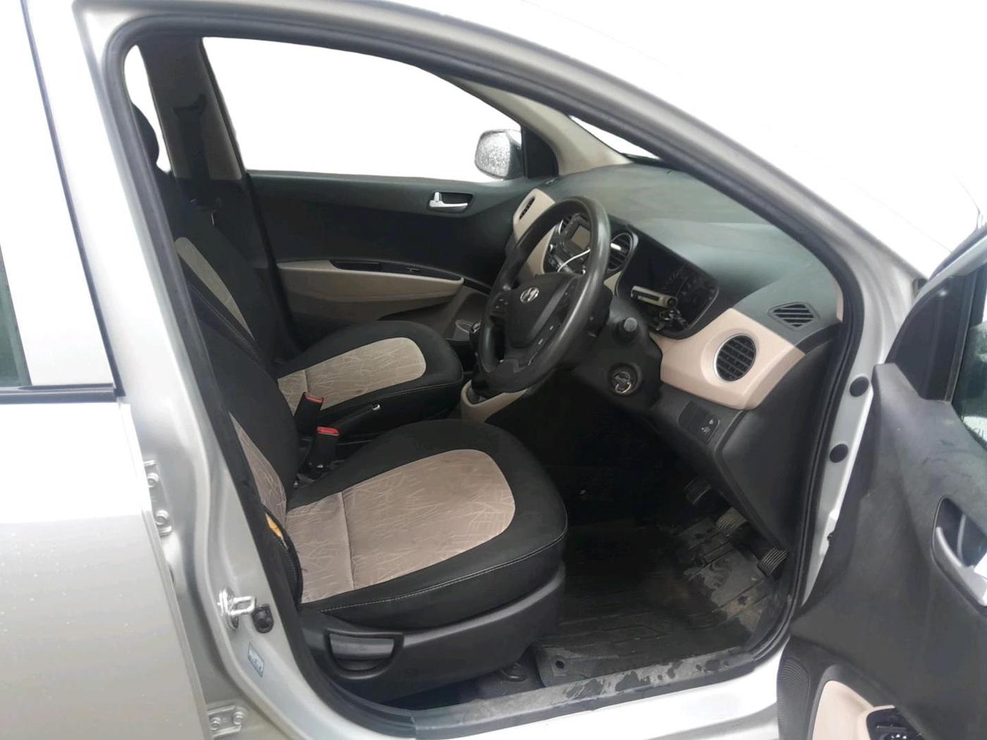 2015 Hyundai Grand i10 SPORTZ 1.2 KAPPA VTVT, Petrol, Manual, 56,551 km, interior