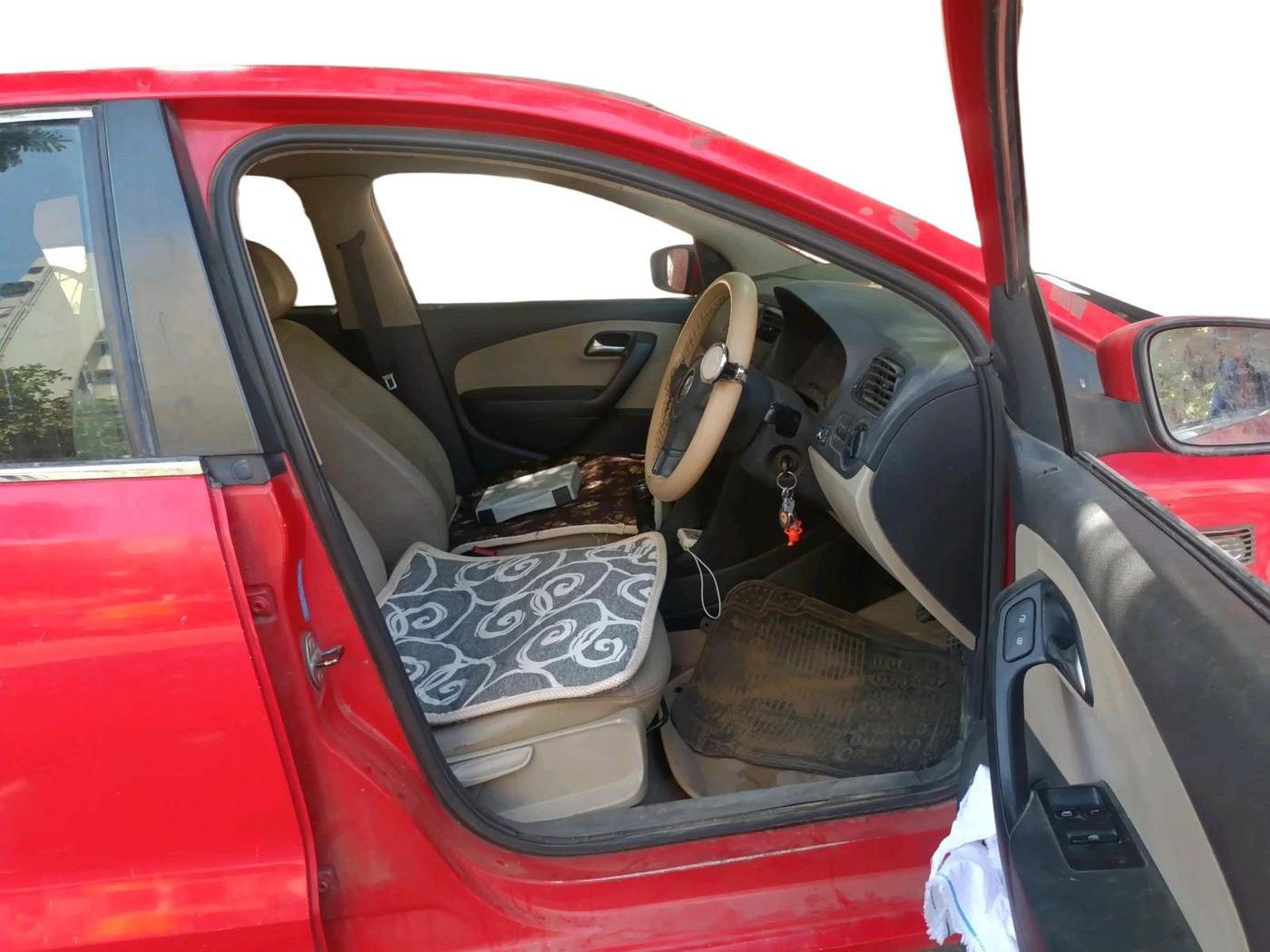 2011 Volkswagen Polo COMFORTLINE 1.2L PETROL, CNG, Manual, 57,379 km, interior