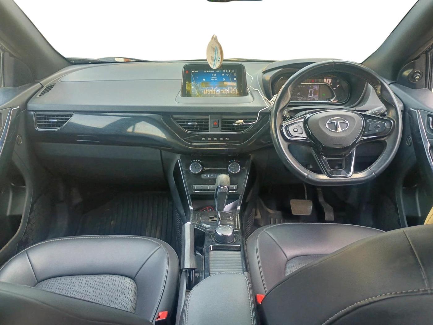 2022 Tata NEXON XZA PLUS (PREMIUM) PETROL DARK EDITION, Petrol, Automatic, 45,517 km, interior