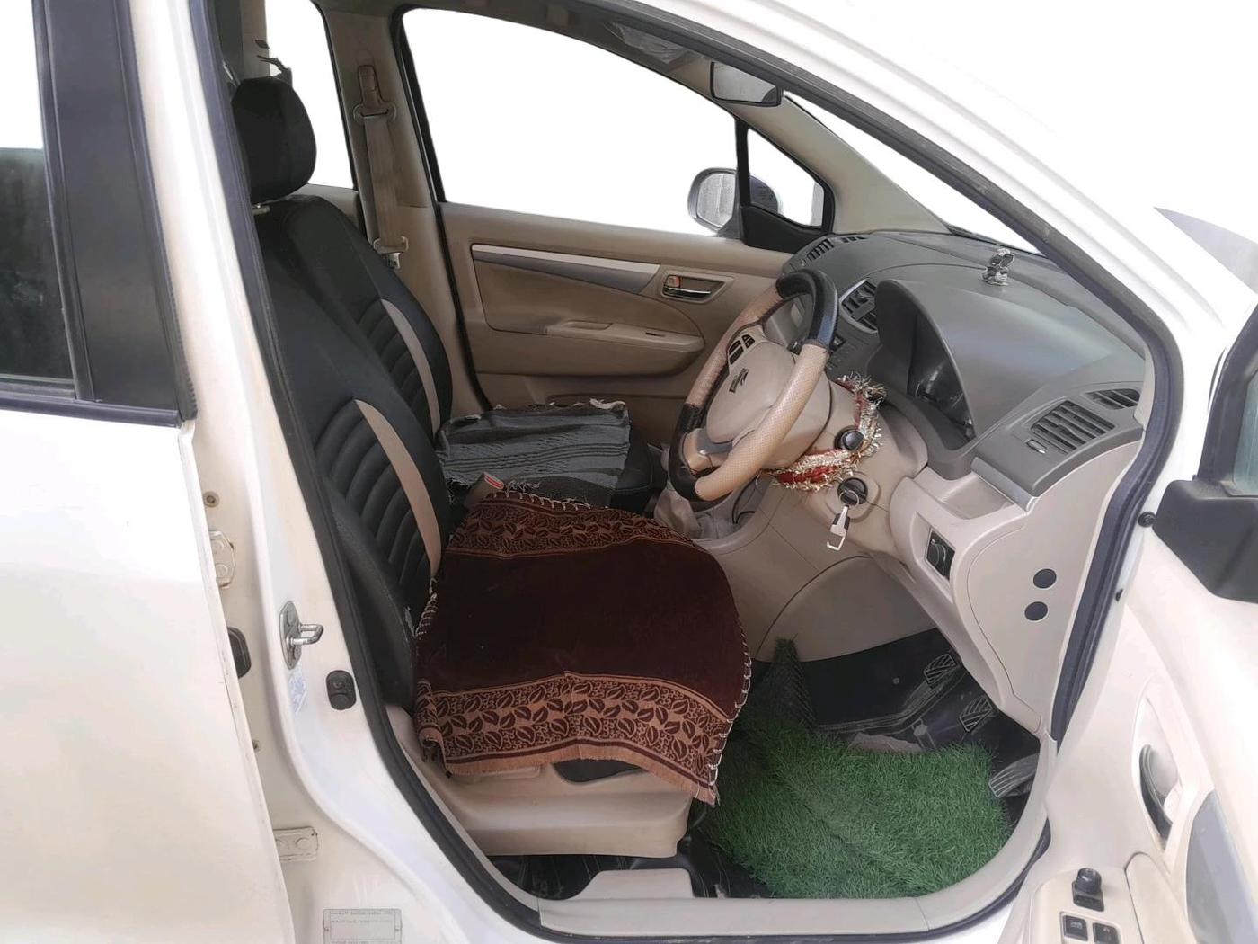 2018 Maruti Ertiga VXI, CNG, Manual, 85,611 km, interior