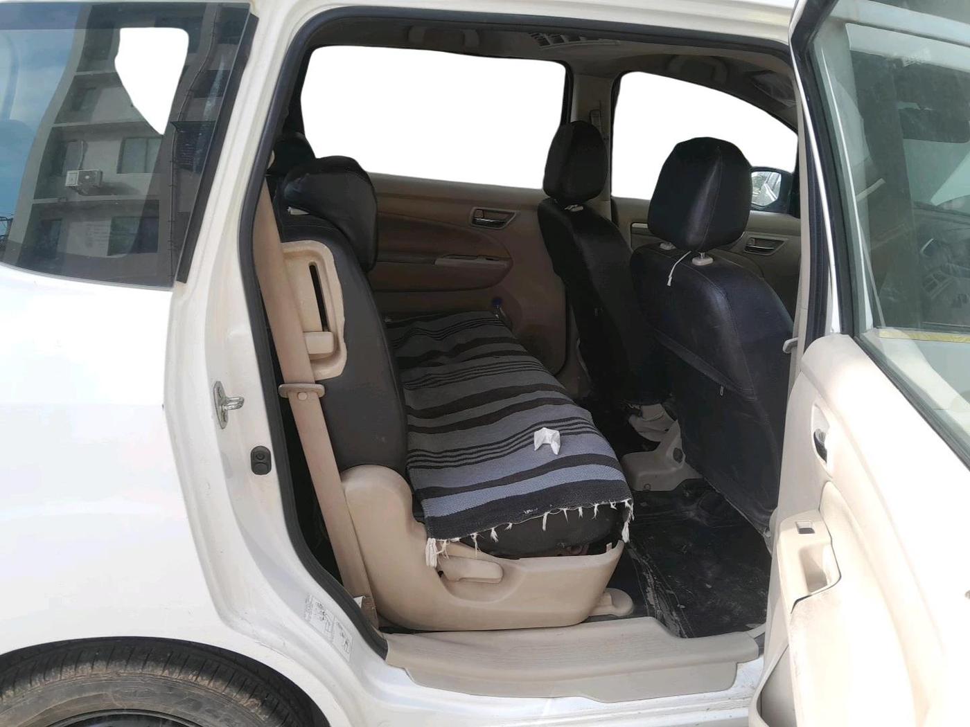 2018 Maruti Ertiga VXI, CNG, Manual, 85,611 km, interior
