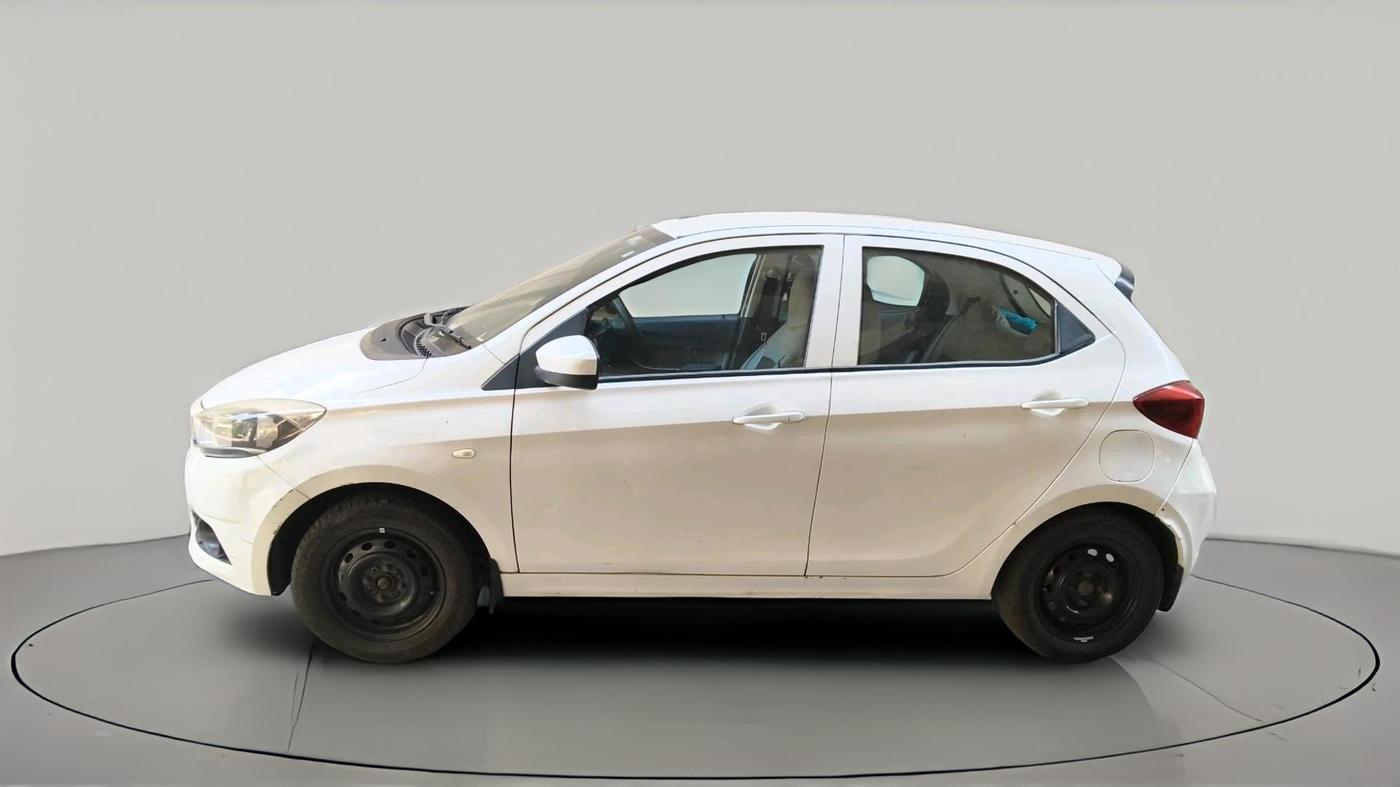 2017 Tata Tiago XT PETROL, CNG, Manual, 1,04,555 km, exterior