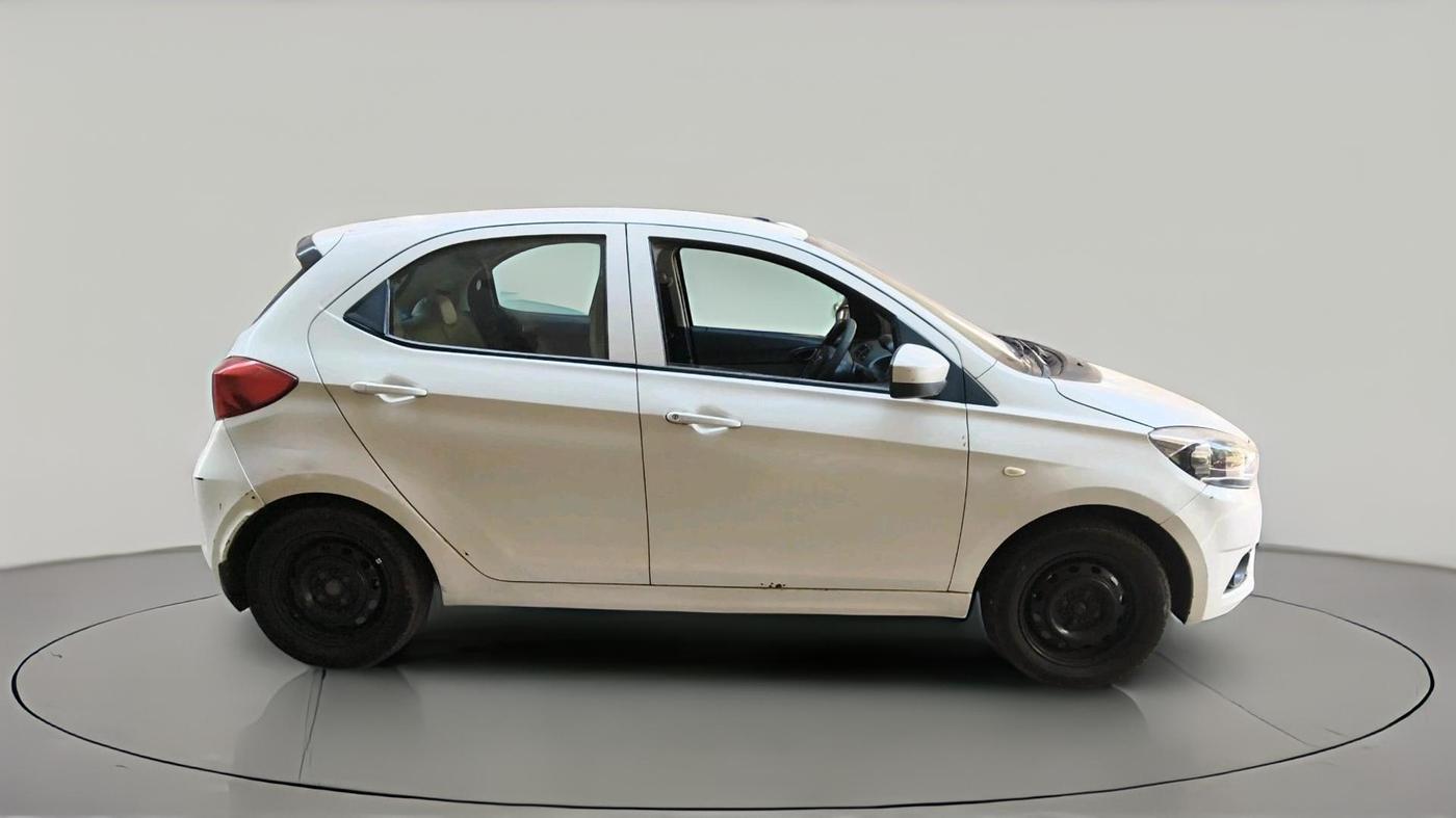 2017 Tata Tiago XT PETROL, CNG, Manual, 1,04,555 km, exterior